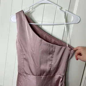 EUC AW Bridal women’s‎ dusty rose one-shoulder molded cup zip slit maxi dress thumbnail 5