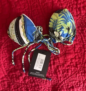 Pretty little thing patterned bikini top thumbnail 1