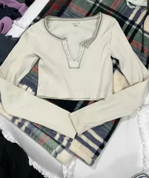 Urban Outfitters Top thumbnail 1