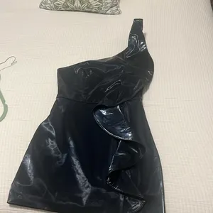 H:ours Aneta Navy Patent Dress XXS $165 thumbnail 6