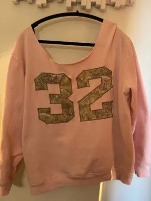 PINK Off-The-Shoulder 32 Camo Sweatshirt thumbnail 2