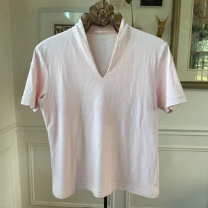 Orvis Solid Narrow-V Tee Ballet Pastel Pink M thumbnail 1
