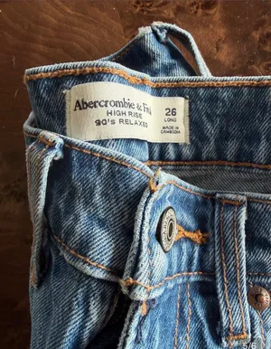 Abercrombie High-Rise Jeans 90s thumbnail 4