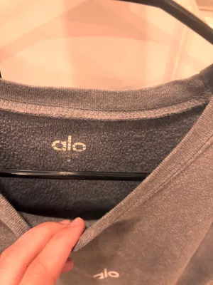 Alo Grey Cropped Yoga Sweatshirt thumbnail 3