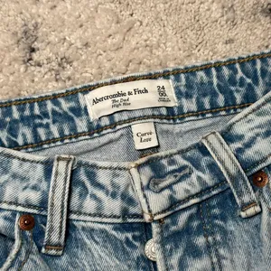 Abercrombie & Fitch Light Wash Curve Love High Rise Jeans thumbnail 3