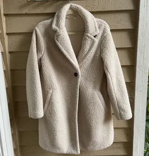 Uniqlo Women's Cream Sherpa Coat thumbnail 1
