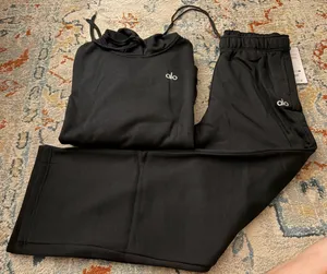 NWT Alo Yoga Accolade Hoodie & Sweatpants Matching Set Black thumbnail 1