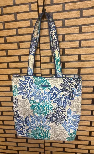 Vera Bradley Tote‎ Bag thumbnail 1