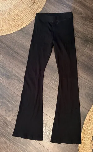 PINK Victoria's Secret Black Ribbed Flared Pants size Medium thumbnail 1