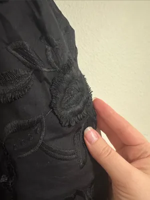 Ophelia Roe Black Floral Embroidery Appliqué Spaghetti Strap Tank Top/Camisole M thumbnail 4
