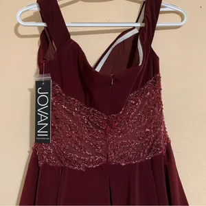 Jovani 04461 Knee Length Glittery Burgundy Cocktail Dress Size 8 thumbnail 4