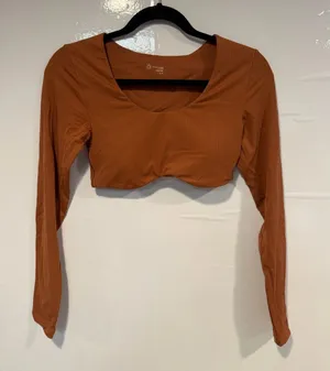 Rust Aerie Curve Hem Ribbed Long Sleeve Cropped Top‎ thumbnail 1