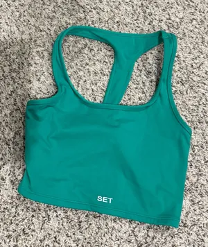 Set active crop top  thumbnail 1