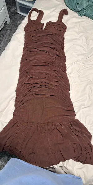 Size L ruched brown bodycon dress thumbnail 1