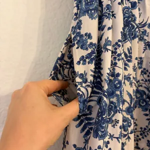 Anthropologie Somerset Maxi Dress XS Blue White Floral Tiered Smocked Waist thumbnail 7