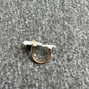 White Enamel Daisy Flower with‎ a pedal retro Golden Metal Opening ring new thumbnail 4