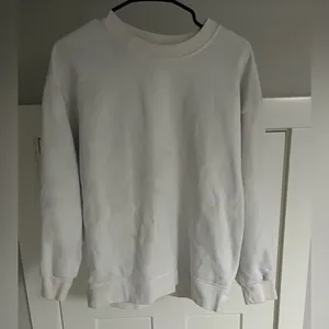 Lululemon crewneck thumbnail 1