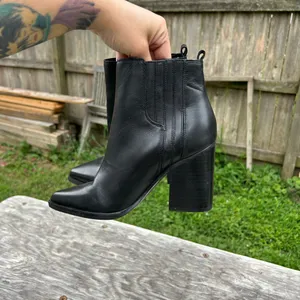 Marc Fisher Alva Black Leather‎ Heeled Bootie size 5.5 thumbnail 6