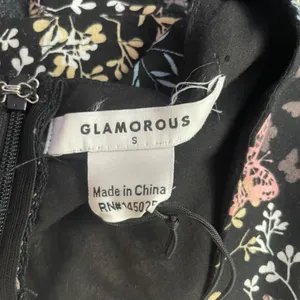 NWT Glamorous V Neck Bird Print Maxi Dress in Black‎ Size Small thumbnail 3