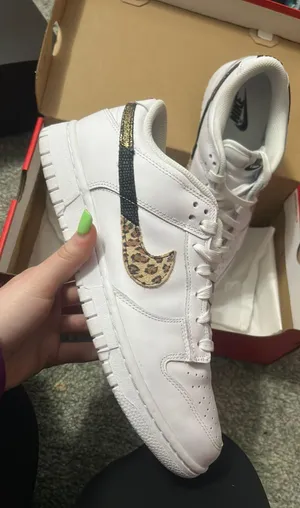 Nike Women’s Dunk Low thumbnail 1