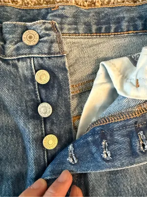 Levi's Premium 501 '81 High Rise Straight Leg Blue Jeans w26 L31 thumbnail 2