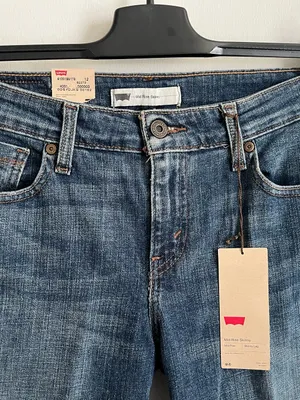 BNWT dark wash Women’s Levi’s mid rise jeans size 6 M/28 thumbnail 4