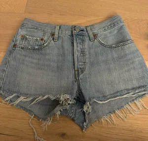 Levi's 501 Shorts thumbnail 1