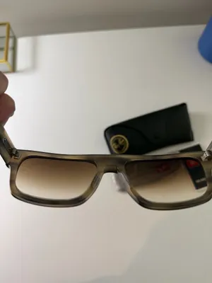Ray-Ban Sunglasses thumbnail 8