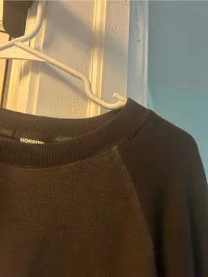☀️3/$25 Monrow raglan sweater crewneck sweatshirt xl black color block thumbnail 2