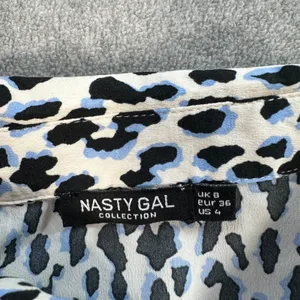 Nasty Gal Animal Print Button Down Shirt Women's Size 4 Collared Long Sleeve thumbnail 5