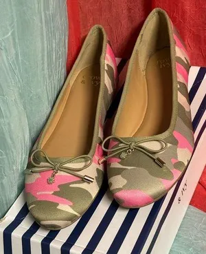 Crown & Ivy Camouflage Pink Flats thumbnail 1