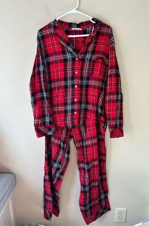 victoria’s secret pajama set thumbnail 1