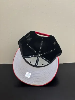 Chicago Bulls New Era Black & Red NBA Bull Logo Snapback Hat thumbnail 5