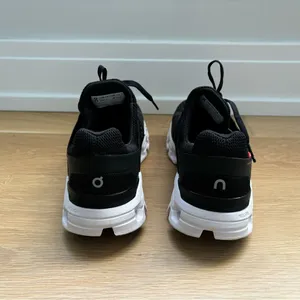 ON Running Cloudswift Women’s size 9.5 Black thumbnail 4