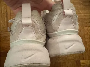 Women’s Nike Ryz 365 2 sneakers in light pink thumbnail 7