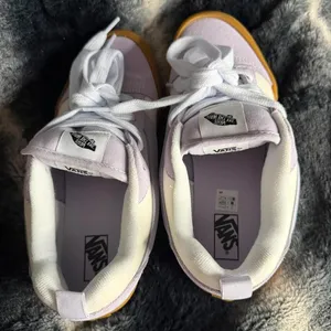 Vans Knu Skool Lavender White Sneakers Women’s 8 Youth 6.5 NWT thumbnail 5