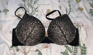 Victoria’s Secret push-up bra thumbnail 1