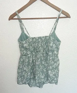 E&M Juniors Green Floral Babydoll Smocked Back Adjustable Strap Tank Top thumbnail 7