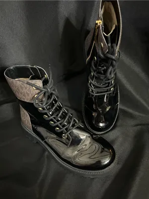 Michael Michael Kors Patent Leather Lace-Up Ankle Boots Black& Brown 6.5 thumbnail 2