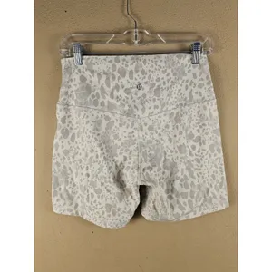 Lululemon Womens Cheetah Camo Antique White Align High Rise Shorts 10 thumbnail 2