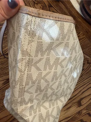 Michael Kors Vanilla Jet Set Travel Signature MK Tote Bag thumbnail 5