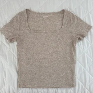 Hollister Baby Tee thumbnail 1