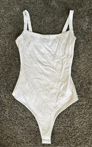 Windsor White Ribbed Bodysuit Size Medium 0465 thumbnail 1