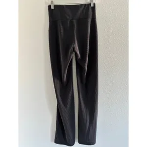Lululemon Softstream Flared Ribbed Pants Womens 4 Gray‎ Yoga Workout Travel Gym thumbnail 4