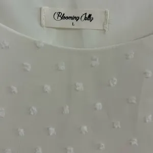 Amazon White Textured Blouse thumbnail 4