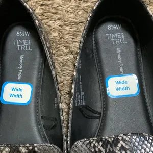Time and Tru memory foam black snake skin look 8.5 wide width wore for 1 hour thumbnail 2