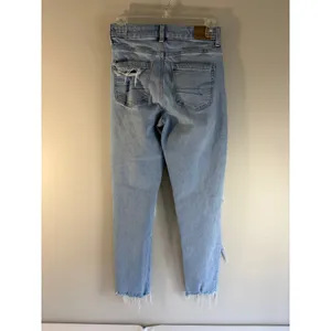 American Eagle Curvy Mom Jeans Light Wash Distressed‎ High Rise Blue Denim 26x26 thumbnail 3