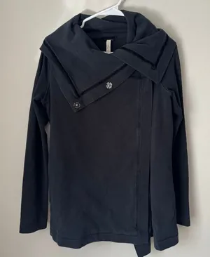 Lululemon Savasana Wrap Sweatshirt Size 4 Black thumbnail 1