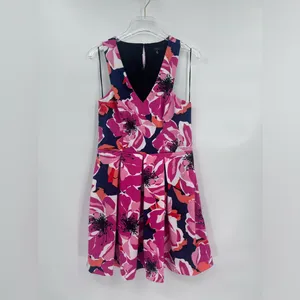 Trina Turk Marcia Floral Fit & Flare Dress Size‎ 6 Sleeveless V-Neck thumbnail 3