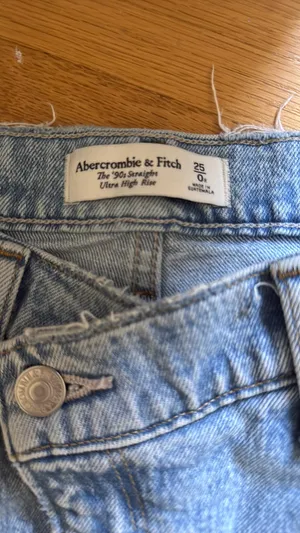 Abercrombie Jeans 90s Straight Ultra High-Rise thumbnail 2